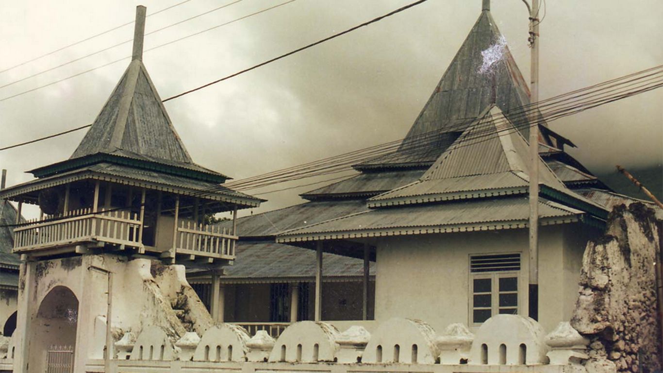 kehidupan politik kerajaan ternate dan tidore brainly