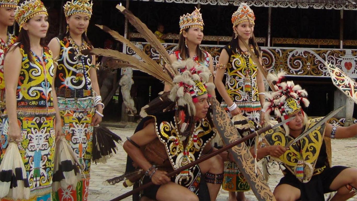 suku dayak kalimantan barat