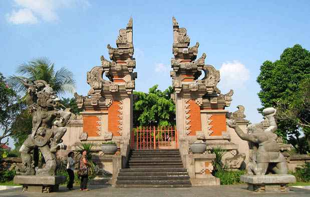 Gapura Candi Bentar