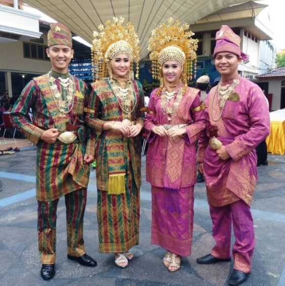 Pakaian Adat Riau (Melayu)