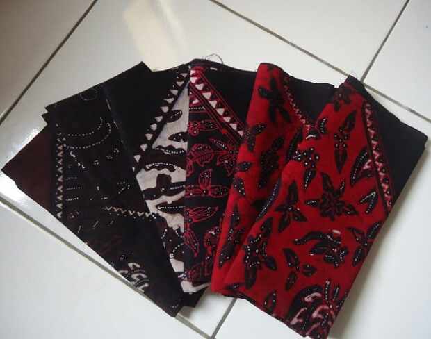 Sarong Bahan