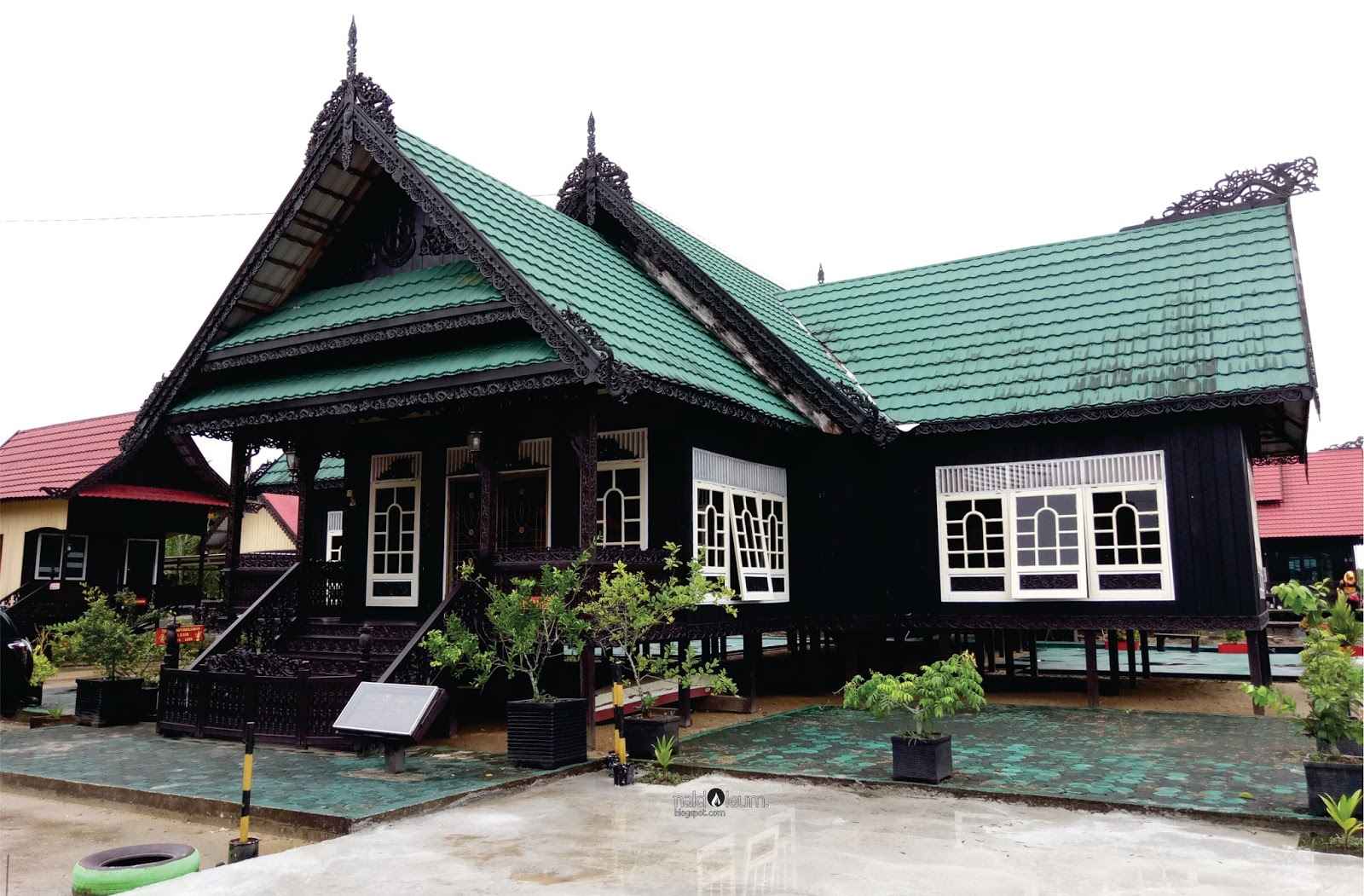 rumah adat baloy