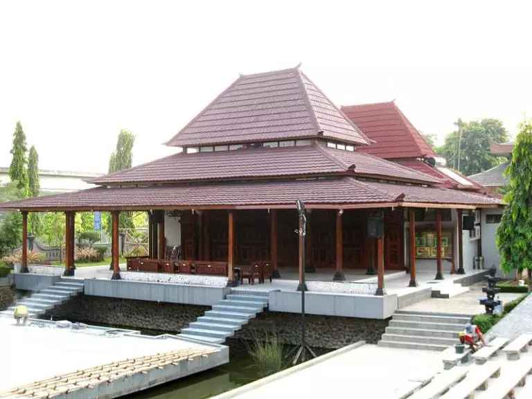 rumah adat joglo jawa tengah