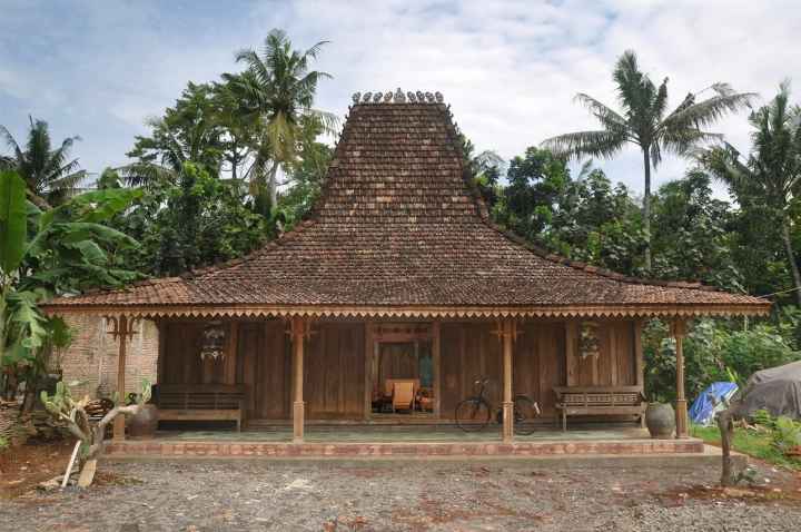 rumah adat kampung