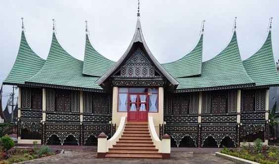 Adat dan Keseharian Rumah Gadang