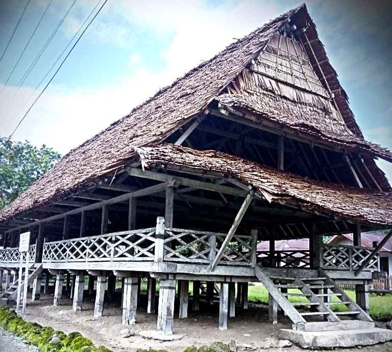 Keunikan Rumah Adat Baileo