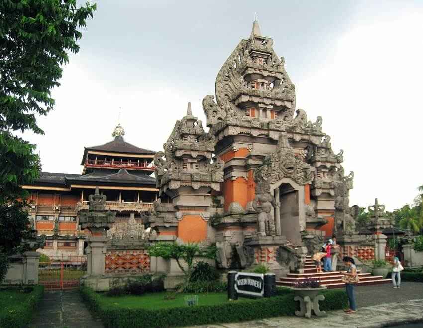 Keunikan Rumah Adat Bali