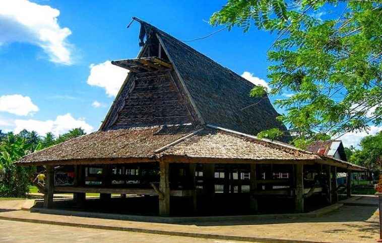 Keunikan Rumah Adat Sasadu