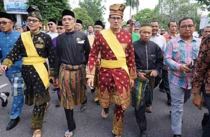 Nilai-Nilai dalam Pakaian Adat Riau