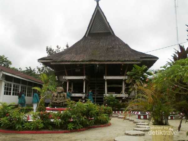 Rumah Adat Simalungun