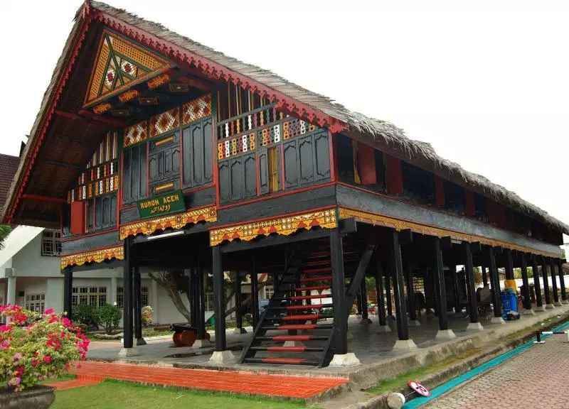 ciri khas rumah adat aceh