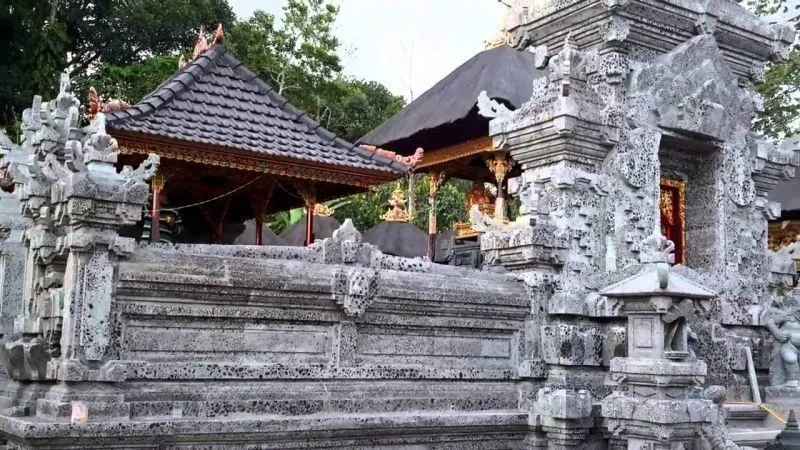 pagar rumah adat bali