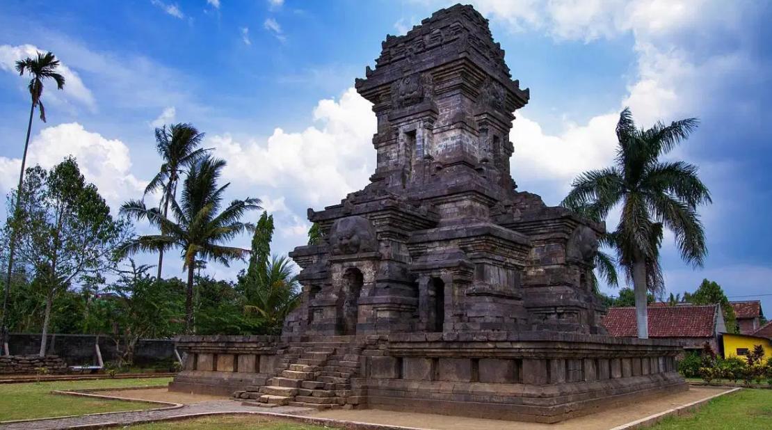 kerajaan budha di indonesia