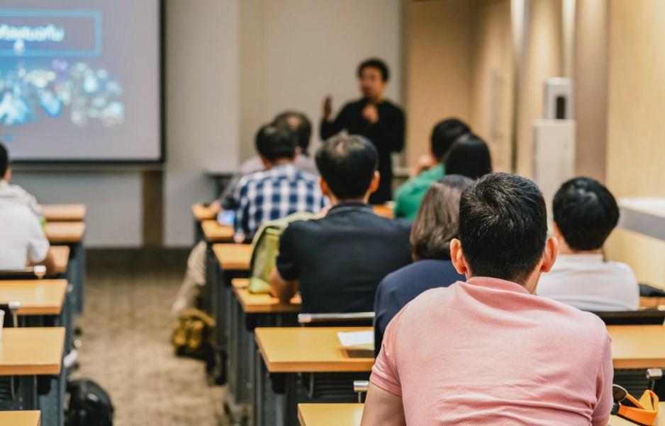 lembaga pendidikan sekolah